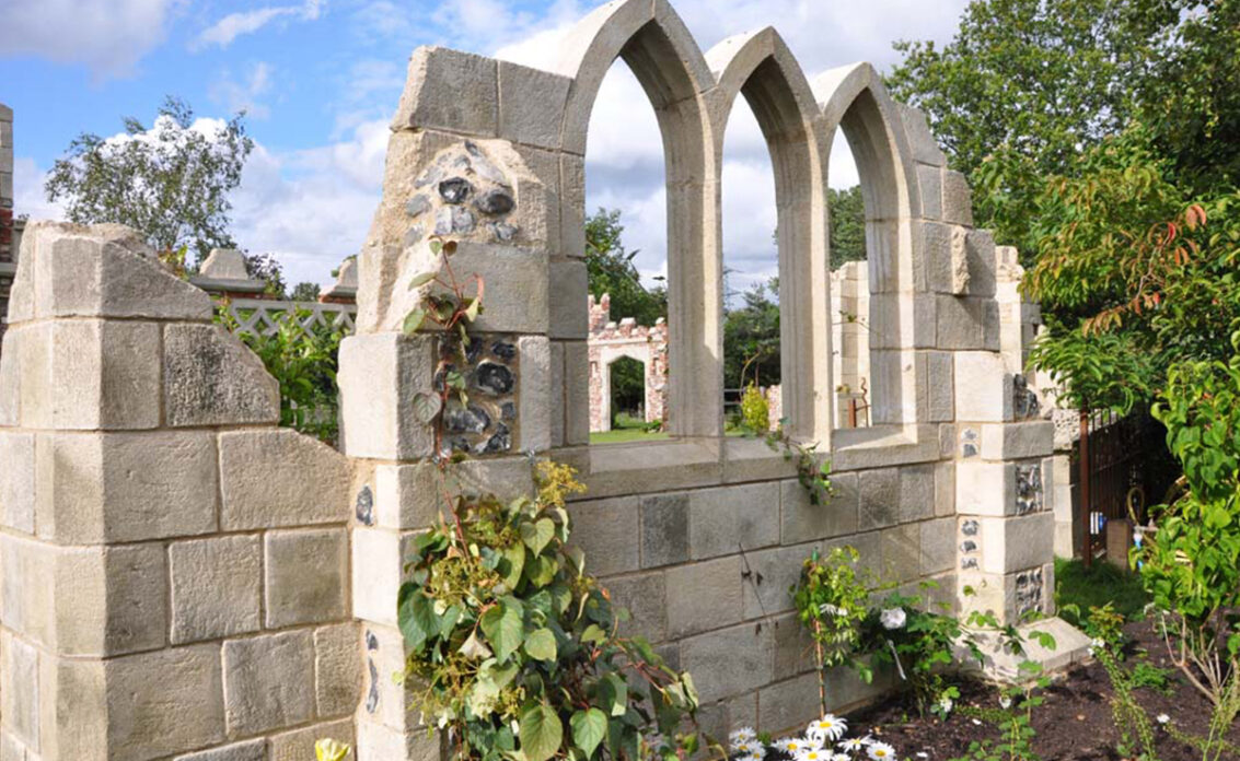 Gartenidee – Element einer Ruine aus Stein für den Garten – Ruine...