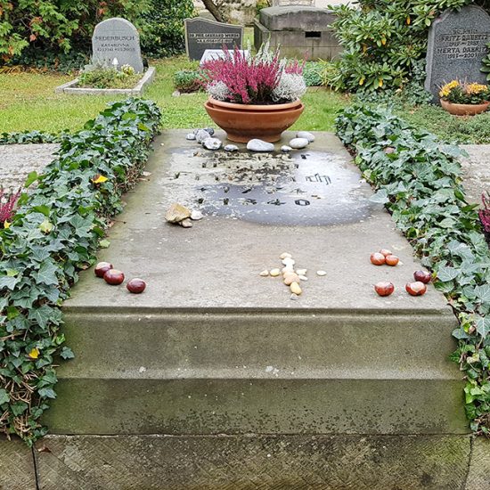 Caspar David Friedrich - Grab mit Grabstein des berühmten Malers auf dem Trinitatisfriedhof in Dresden