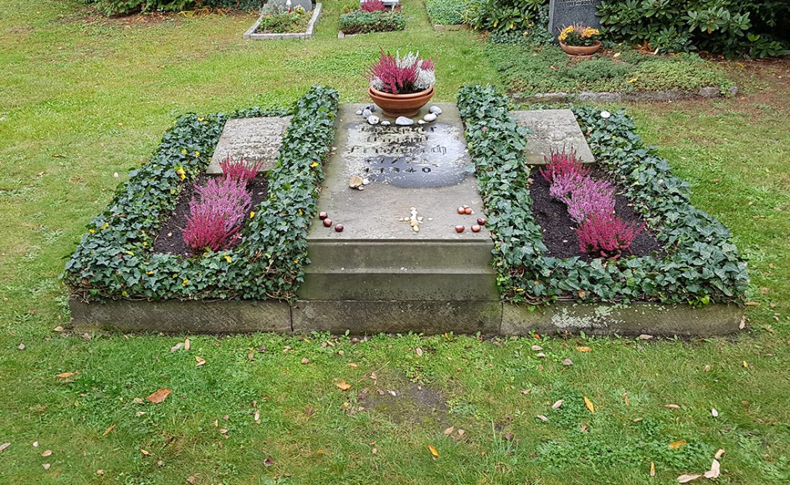 Caspar David Friedrich – Grab mit Grabstein des berühmten Malers auf dem Trinitatisfrie...