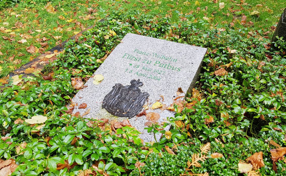 Franz Wilhelm Fürst zu Putbus – Grab mit Grabstein des Urururenkels des Fürsten Wilhel...