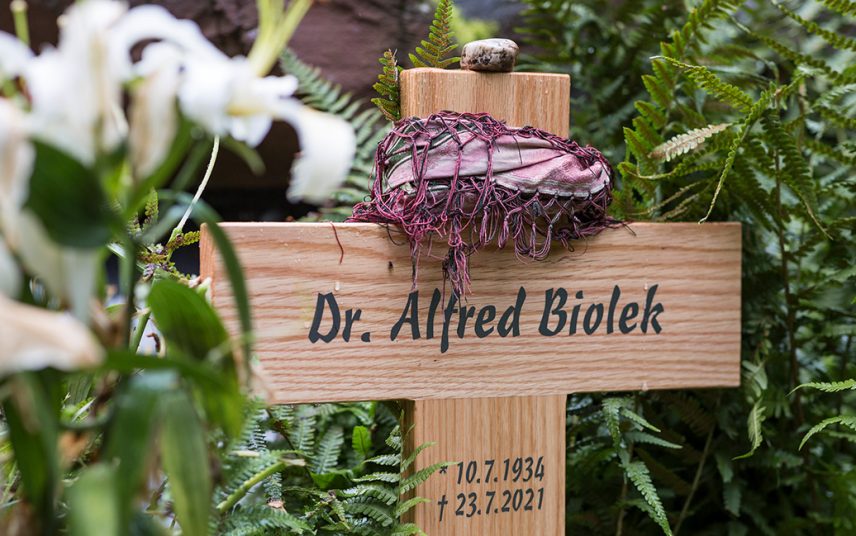 Alfred Biolek – letzte Ruhestätte neben seinem Freund Leo Gruber auf dem Melatenfriedhof Köln