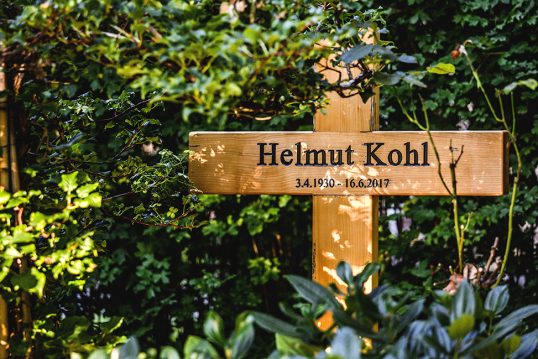 Helmut Kohl – Grabstätte des ehemaligen Bundeskanzlers im Adenauerpark in Speyer