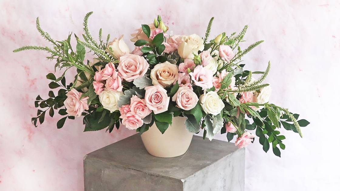 Großer Rosenstrauß mit pinken und weißen Rosen