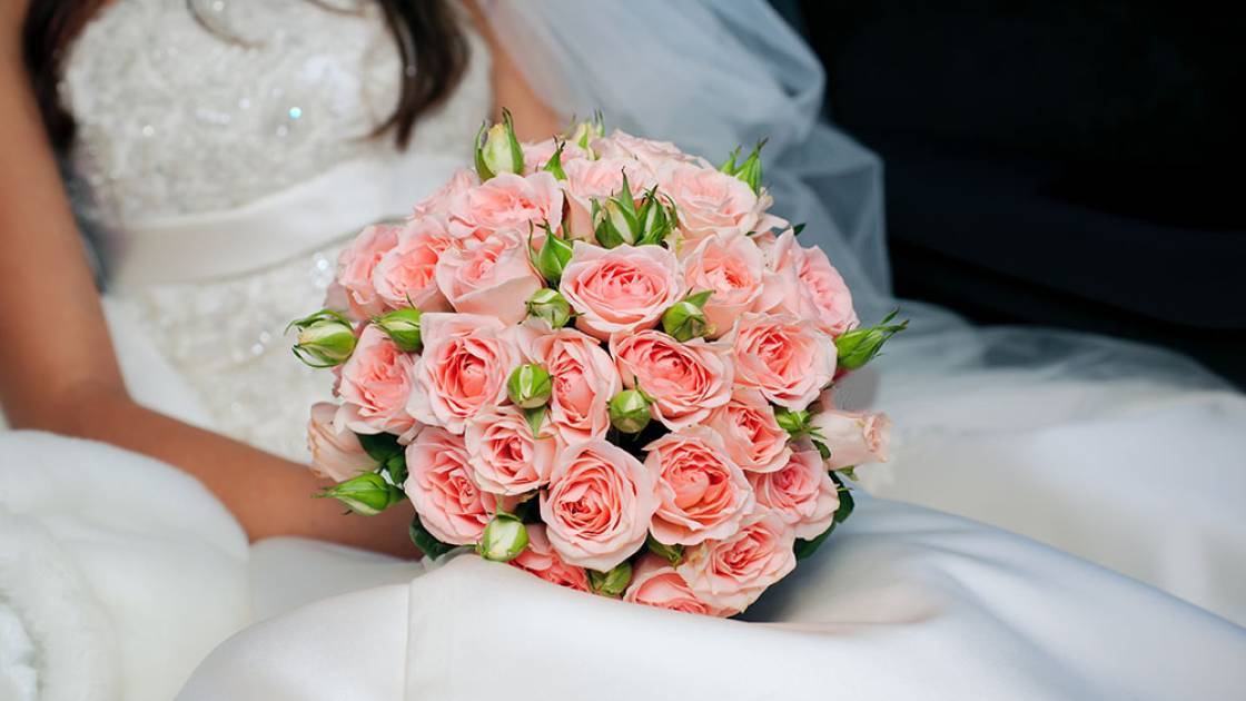 Pinker Rosenstrauß zur Hochzeit