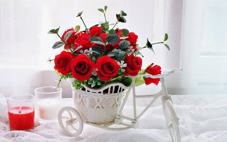 Strauß mit roten Rosen zum Valentinstag oder Geburtstag