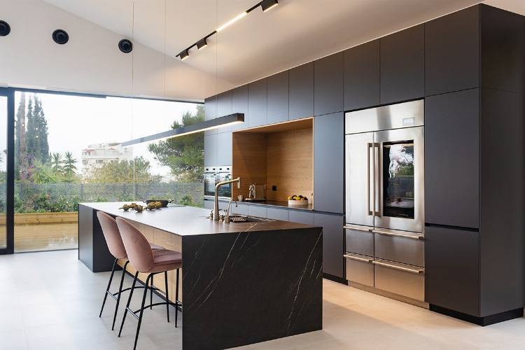 Design Küchenzeile modern in schwarz