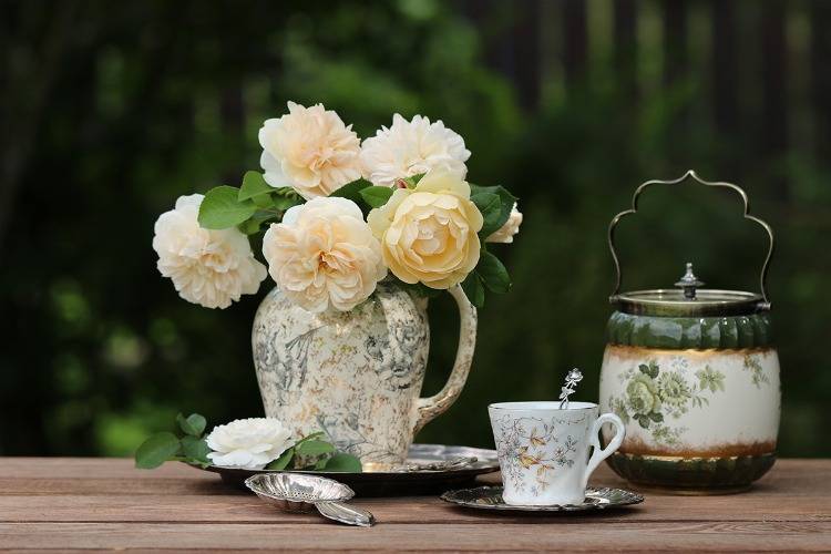 Englische Rosen Tischdeko Teeservice vase