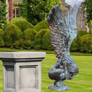 Engel Figur aus Bronze & Klassisches Podest aus Stein für Grabfiguren