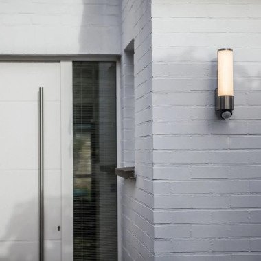 LED Außenwandleuchte Leda aus Edelstahl mit Bewegungsmelder