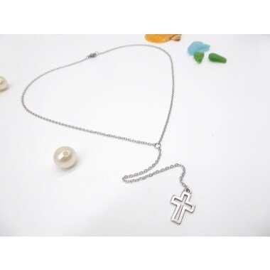 Charm & Zarte Y-Halskette Aus Edelstahl Mit Anhänger Kreuz, Schmuckstück