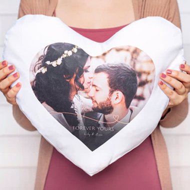 Kissenbezug in Herzform mit Foto personalisiert