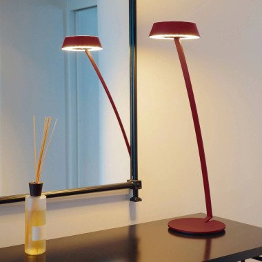 OLIGO Glance LED-Tischlampe gebogen rot matt