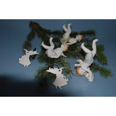 Weihnachtliche Engel Aus Porzellan Von Hand Bemalt, Purzelnd