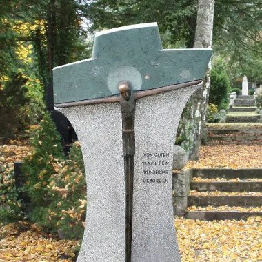 Grabstein für Doppelgrab mit Kreuz & Doppelgrabstein Granit & Bronze Jesus