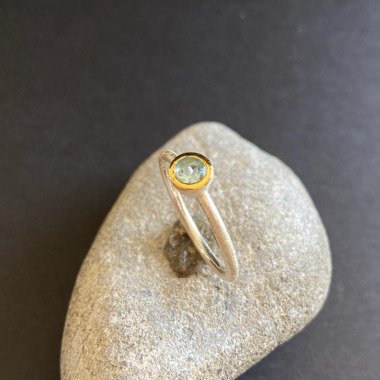 Runder Aquamarin Silber Ring Mit Golddetail, Größe De 16, 2 Eu 51 Zarter