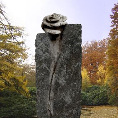 Grabstele & Schwarze Grabstein Stele mit Rose Casina
