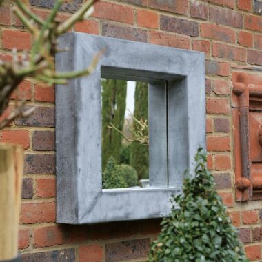 Quadratisches Fenster aus Stahl für Gartenmauern