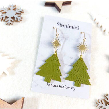Liebesschmuck in Grün & Weihnachtliche Statement Ohrringe, Handgefertigter