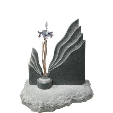 Zweiteiliger Einzelgrabstein mit floralem Bronze Ornament Symeon