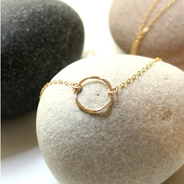 Zarte 14K Gold Filled Kette Mit Gehämmertem Ring | 15mm Infinity Circle