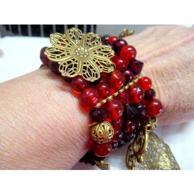 Tolles Opulentes Rotes Armband Perlen 5-Reihig Stretch