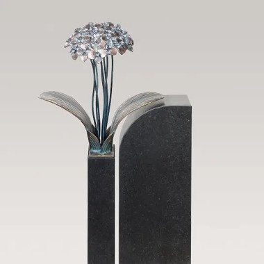 Floraler Bronze / Granit Grabstein für Ein Urnengrab mit Blume