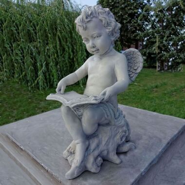 Sitzende Engel Garten Figur aus Steinguss