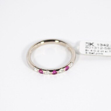 585 Weißgold Ring. 4 Brillanten 3 Saphire Pink. Gr.56 Made in Germany