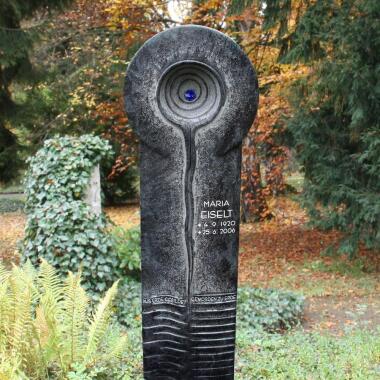 Günstiger Grabstein in Schwarz & Grabmal Granit schwarz vom Bildhauer mit Intarsie Piave
