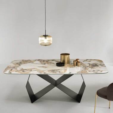 Design Tisch Esszimmer mit Wangen Gestell Metall