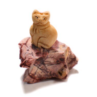 Geschnitzte Büffelknochen Katze, 20x28mm