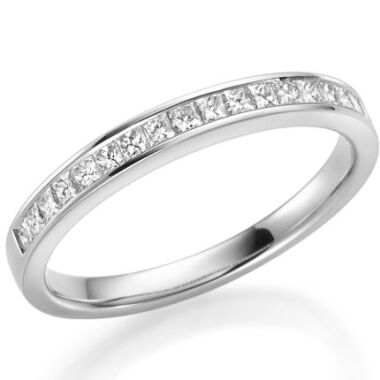 Wunderschöner Ring mit 19 Princess Diamanten