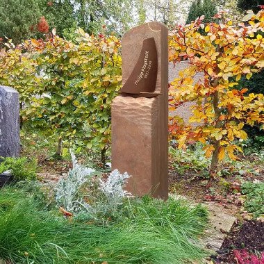 Moderner Grabstein Urnengrab aus Naturstein & Grabstein Urnengrab Sandstein