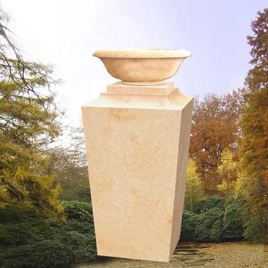 Ausgefallener Grabstein aus Sandstein & Grabdenkmal mit Pflanzschale