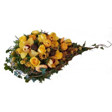 Trauergesteck mit frischen Blumen in Gelb, mit Orchideen und Rosen