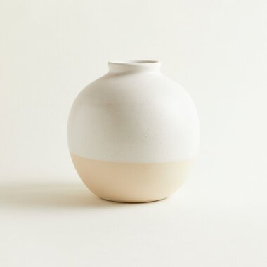 onomao Handgemachte Vase 'Bola' aus Steinzeug