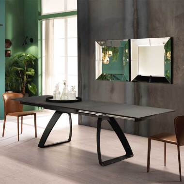 Ausziehbarer Tisch in Schwarz und Dunkelgrau modern