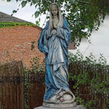 Grabfiguren mit Maria