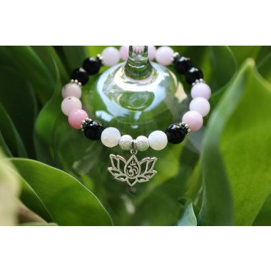 Anpassbares Armband Mit Lotus-Om-Anhänger Und Perlen Aus Kirschblütenjaspis