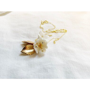 Brautschmuck Kette in Gold & Zarte Braut Halskette Mit Weißen Blüten