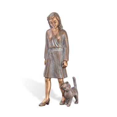 Weihwasserkessel mit Figur & Laufende Frau mit Katze als Bronze Grab Dekoskulptur Miola & Miro