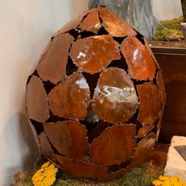 Kunstvolle Ei Skulptur aus Rost Metall in