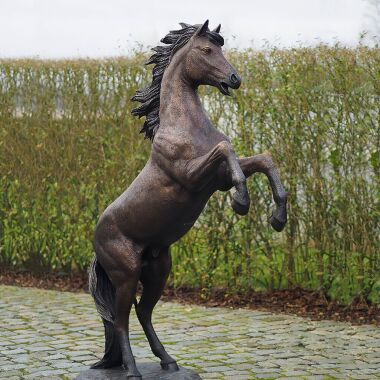 Schöne Pferdeskulptur aus Bronze braun Pferd steigend