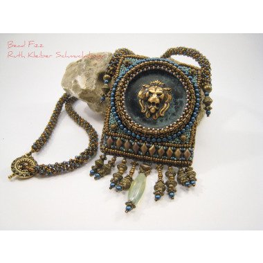 Amulett Anhänger Mit Löwenkopf, Perlenstickerei Ethno Stil Halskette