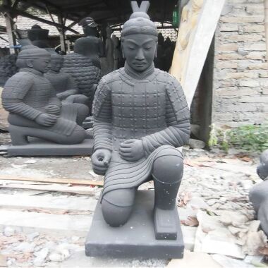 Statue Chinesischer Krieger kniend in Antik
