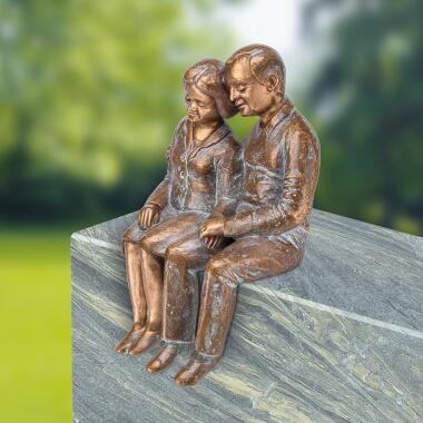 Stilvolle Grab Dekofigur Ehepaar sitzt aus Bronze Kelemara Prino / Braun