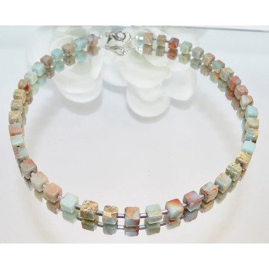 Perlenkette in Beige & Kette, Halskette, Collier, Würfelkette, Perlen
