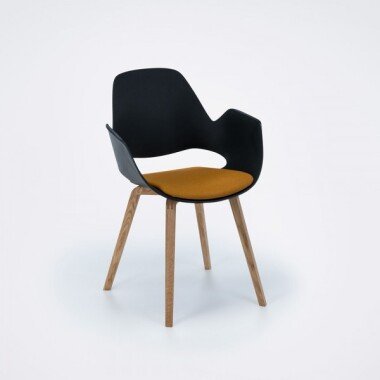 Stuhl mit Armlehne FALK schwarz solid oiled oak bernstein