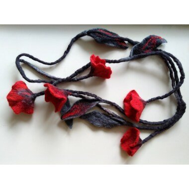 Kette Ohne Anhänger in Schwarz & Filzkette Schwarz Mit Roten Blumen, Halskette