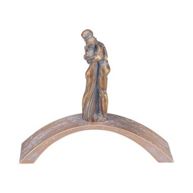 Weihwasserkessel mit Figur & Bronze Dekofigur Grab Umarmung auf Brücke Vanjo Pontis / Braun
